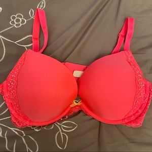✨Lightly worn Victoria’s Secret Bra 💕